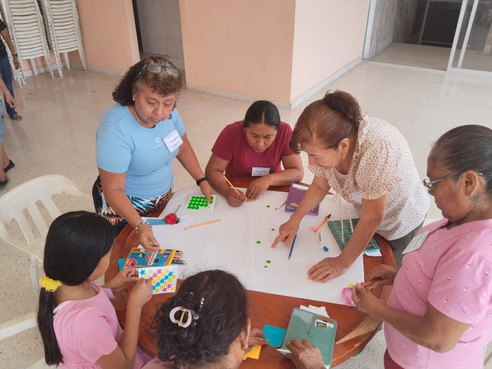 <span style="color: #ffffff !important;">   Estamos para acompañar cada <br>paso del camino. </span>